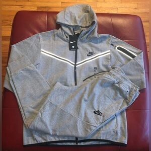 NWT Nike Men’s Lightweight Knit Full Zip Hoodie/Jogger Pant Set